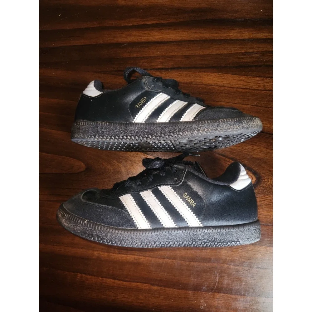 Adidas Samba Classic sneakers black leather upper white stripes gum rubber 3Y